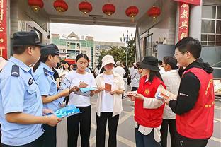 足球报：申花表现日渐强势，“申城德比”新时代已经拉开序幕