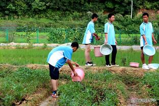 众多外媒报道：梅西未出场，贝克汉姆遭嘘、球迷高喊退钱